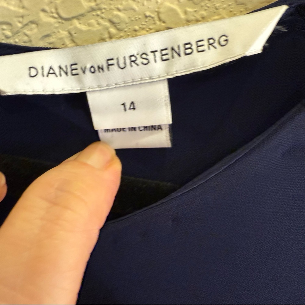 Diane Von Furstenberg Rosalie Midnight Viscose and Silk Pleated Midi Dress sz 14 - Picture 9 of 16